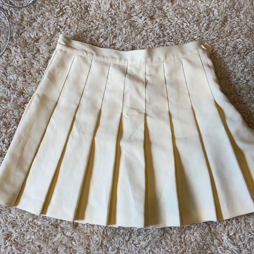 PALE YELLOW PLEATED SKIRT FROM AA🌝